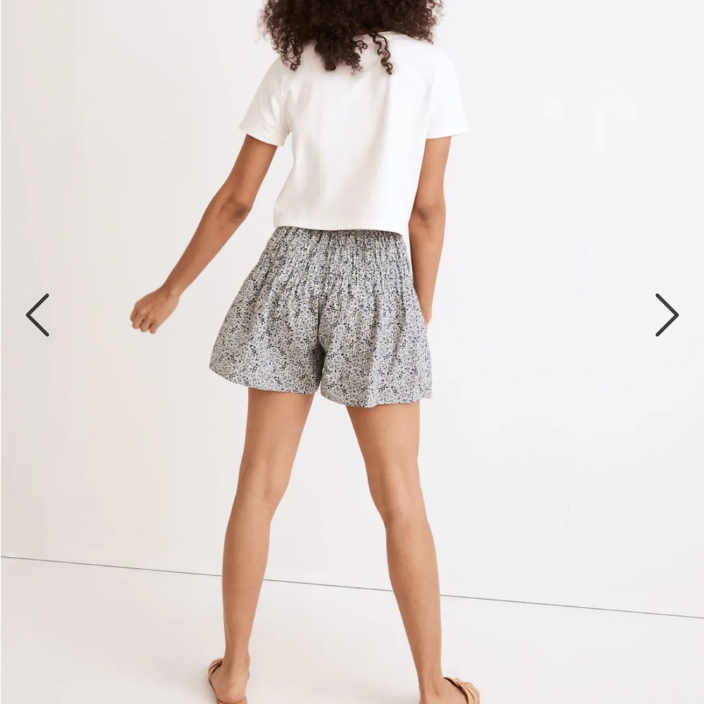 NWOT Smocked Pull-On Shorts in Florentine Floral